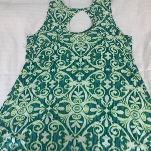 Cute Cato green and white tank top medium